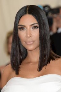 peinado liso de kim kardashian